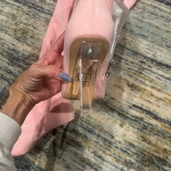 Never worn pink thigh high boots - Picture 4 of 6